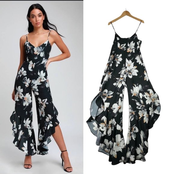 Lulus Pants - Lulus Ruffle Bellis Floral Print Jumpsuit sz Medium‎ Black/White